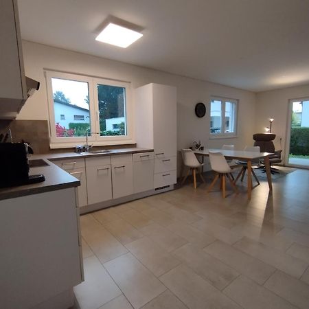 Crown Living Design Apartment - Gratis Parkplatz - Wlan - Kueche - Self Check-In Altach Bagian luar foto