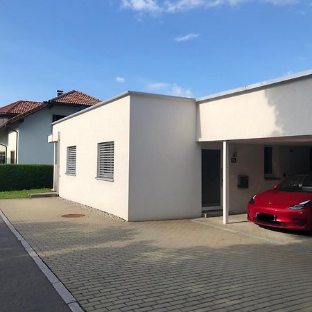 Crown Living Design Apartment - Gratis Parkplatz - Wlan - Kueche - Self Check-In Altach Bagian luar foto