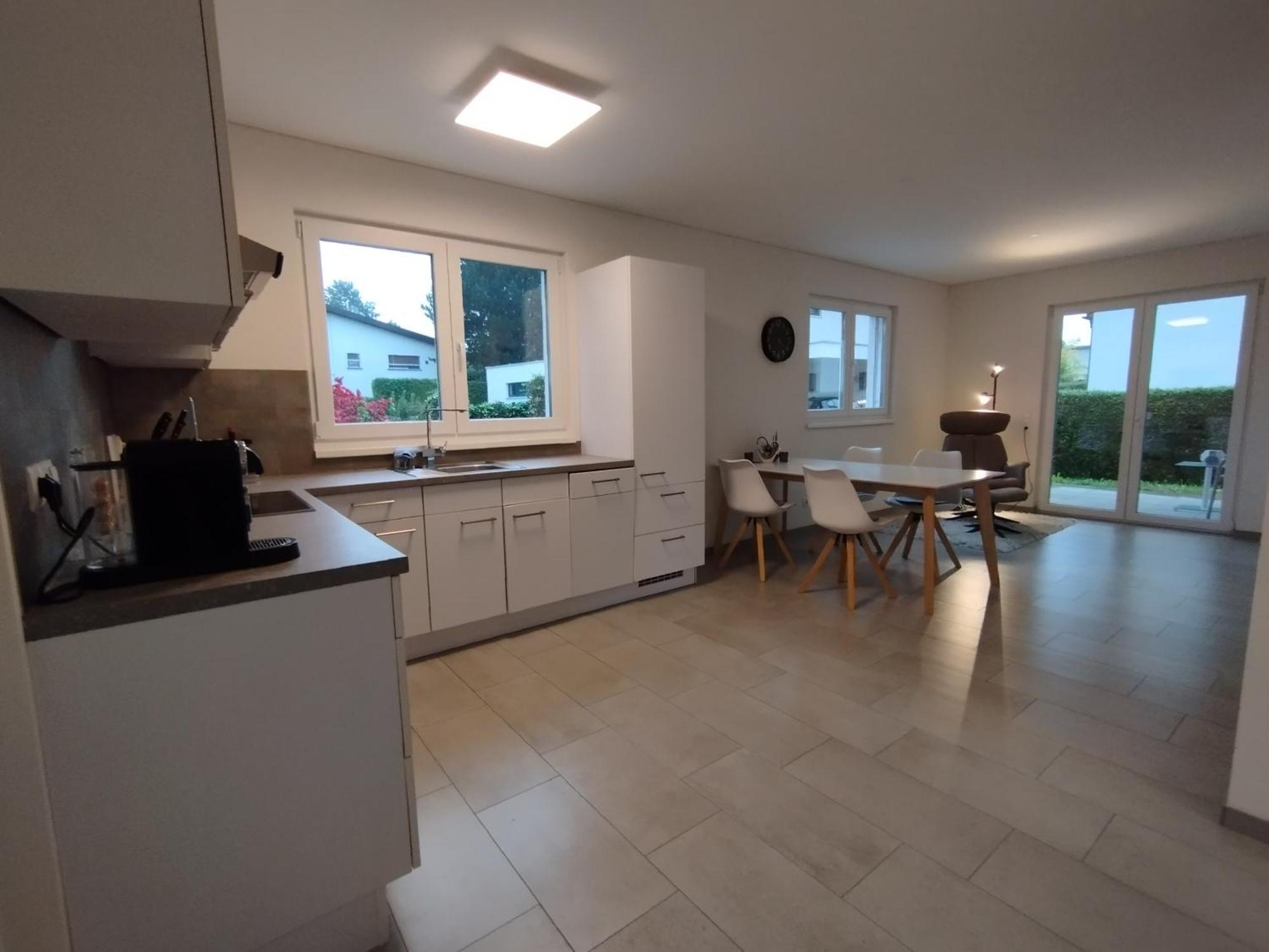 Crown Living Design Apartment - Gratis Parkplatz - Wlan - Kueche - Self Check-In Altach Bagian luar foto
